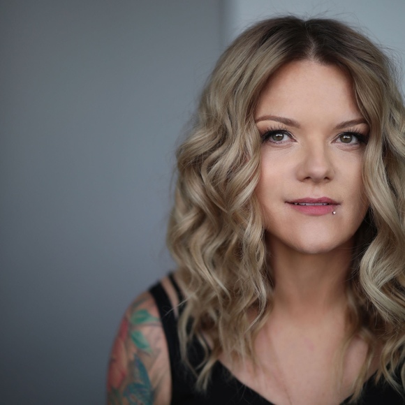 Meet your Posher, Joanne - Picture 1 of 1